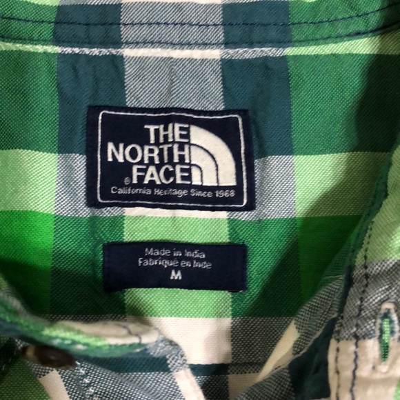 Men’s North Face short sleeve button down - Picture 4 of 4